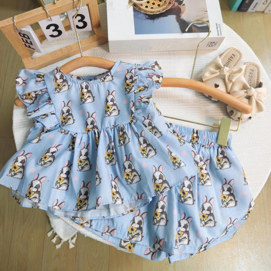 [363731] - Setelan Baju Ruffles Tanpa Lengan Celana Pendek Fashion Anak Perempuan - Motif Rabbit Flower